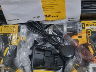 Комплект DEWALT  266P2T .Шуруповёрт796, Импакт 887, 2 батареи на 5 ампер зарядка и кейс foto 2