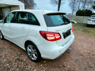 Mercedes B-Class foto 2