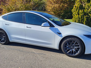 Tesla Model 3 foto 2