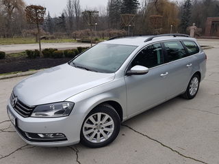 Volkswagen Passat foto 2