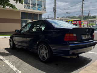 BMW 3 Series фото 4