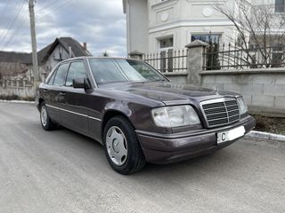 Mercedes Series (W124) foto 1