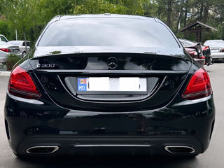 Mercedes C-Class foto 4