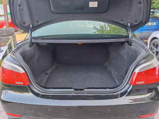 BMW 5 Series фото 10