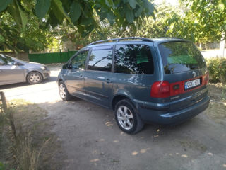 Volkswagen Sharan foto 2