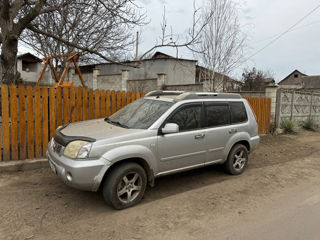 Nissan X-Trail foto 2