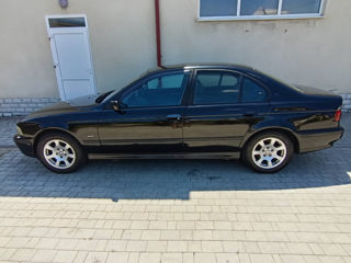 BMW 5 Series foto 4