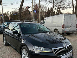 Skoda Superb foto 2