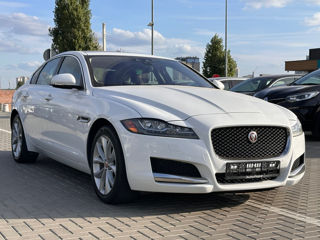 Jaguar XF foto 2