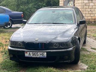 BMW 5 Series foto 4