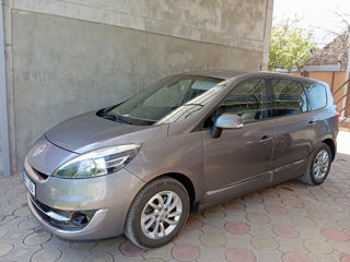 Renault Grand Scenic foto 2