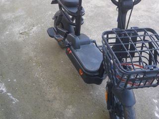 Vind bicicleta electrica,bateria tine 20 km nu are defecte foto 1