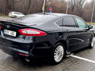 Ford Fusion foto 2