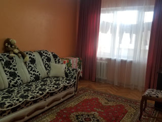 Apartament cu 2 camere, 55 m², Botanica, Chișinău foto 3