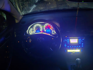 Toyota Avensis foto 4