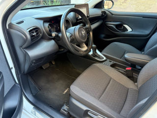 Toyota Yaris фото 13