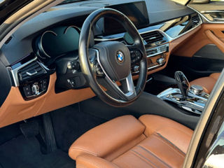 BMW 5 Series foto 8