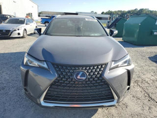 Lexus UX foto 2