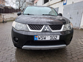 Mitsubishi Outlander foto 2