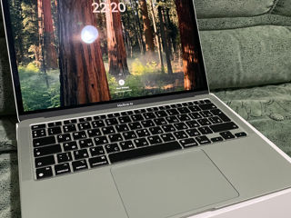 Urgent! Se vinde Macbook Air M1 2020 cu cutie, incarcator, totul original