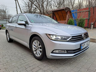 Volkswagen Passat foto 1