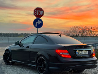 Mercedes C-Class Coupe foto 4