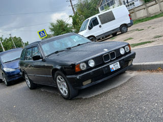 BMW 5 Series foto 1