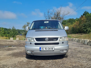 Volkswagen Caravelle foto 7