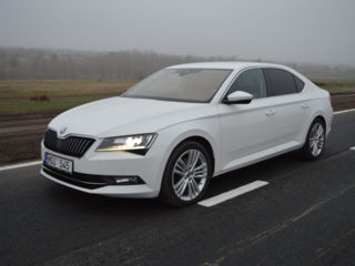 Skoda Superb foto 2