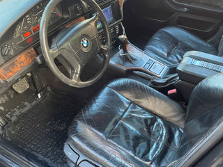 BMW 5 Series foto 6