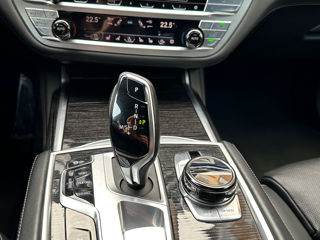 BMW 7 Series foto 10