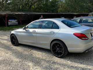 Mercedes C-Class foto 2