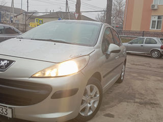 Peugeot 207 foto 8