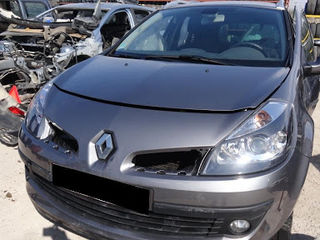Dezmembrez Renault Clio 3 1.5 DCI, 2009