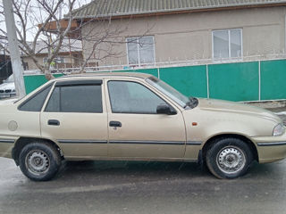 Daewoo Nexia foto 2