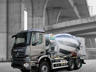 Autobetoniera Mercedes Benz Actros 41.40B 8x4 nou / Автобетоносмеситель Mercedes Benz Actros Новый foto 1