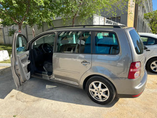 Volkswagen Touran foto 9