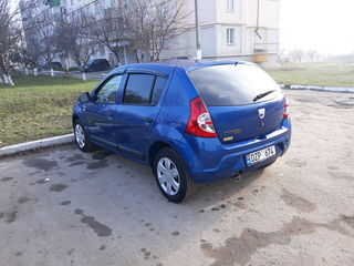 Dacia Sandero foto 2