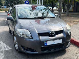 Toyota Auris foto 1