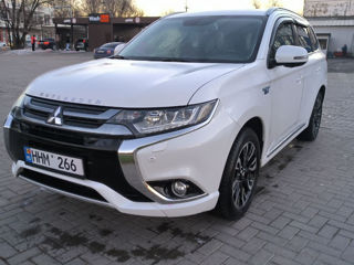 Mitsubishi Outlander foto 0