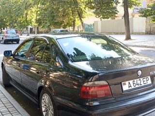 BMW 5 Series foto 3