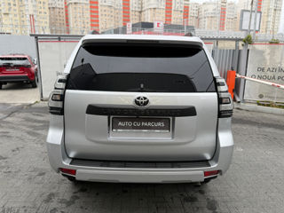 Toyota Land Cruiser Prado foto 6