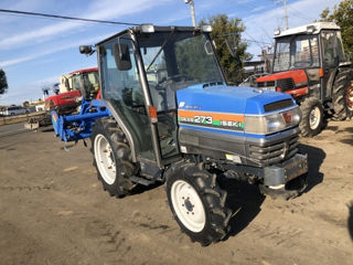 Se vinde Tractor japonez Iseki TG273F (Cabina)	si freza de sol