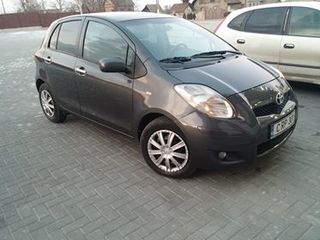 Toyota Yaris foto 1