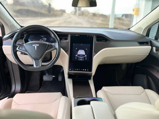 Tesla Model X foto 4