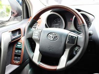 Toyota Land Cruiser Prado foto 8