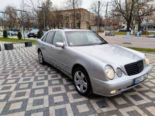 Mercedes E-Class foto 3