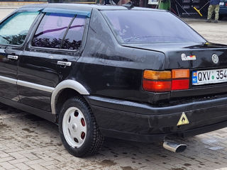 Volkswagen Vento foto 4