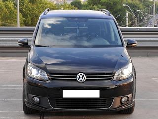 Volkswagen Touran foto 1