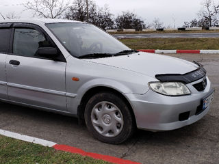 Mazda 323 foto 4